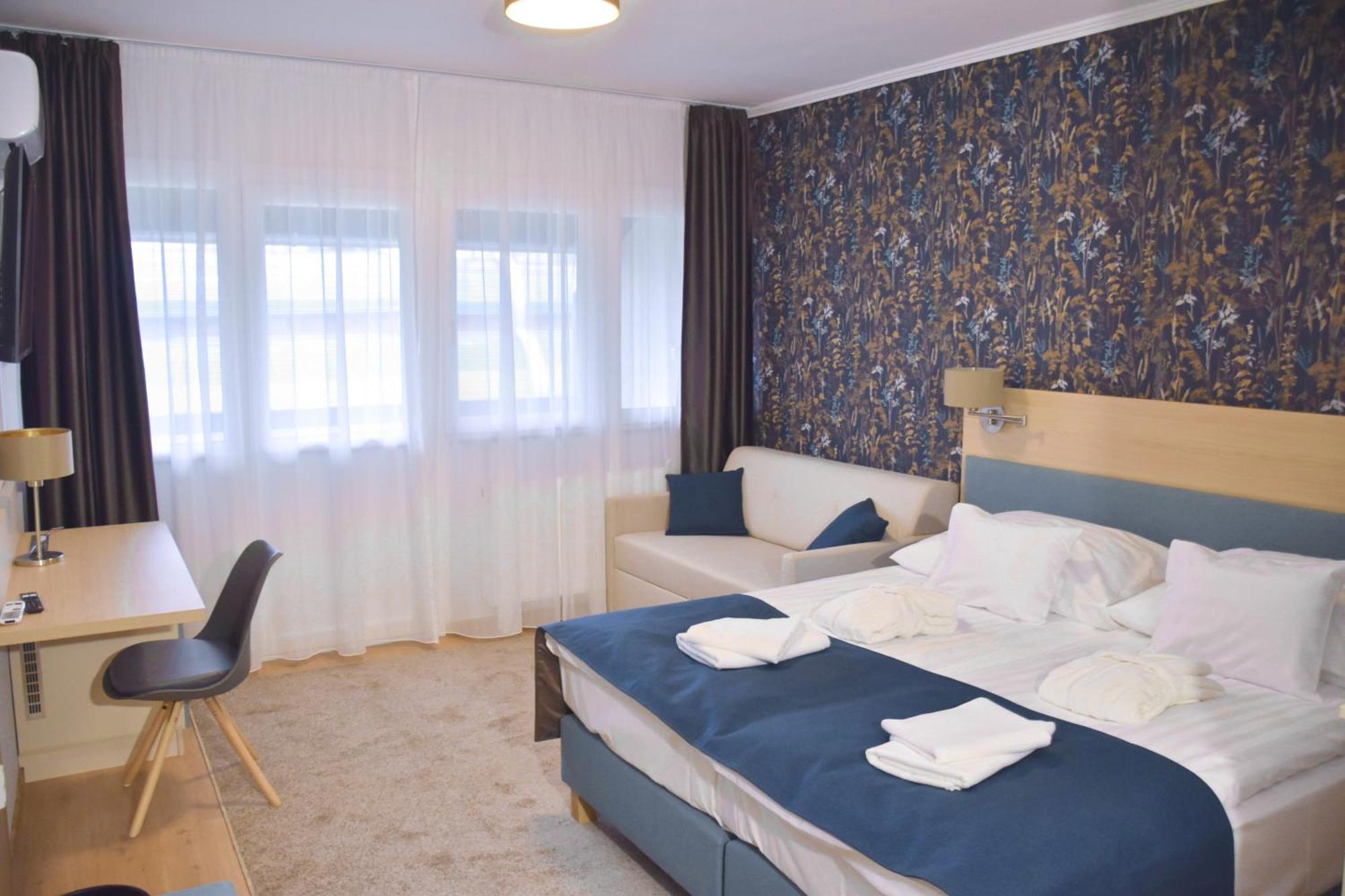 Hoforras Hotel Gyula Exteriör bild
