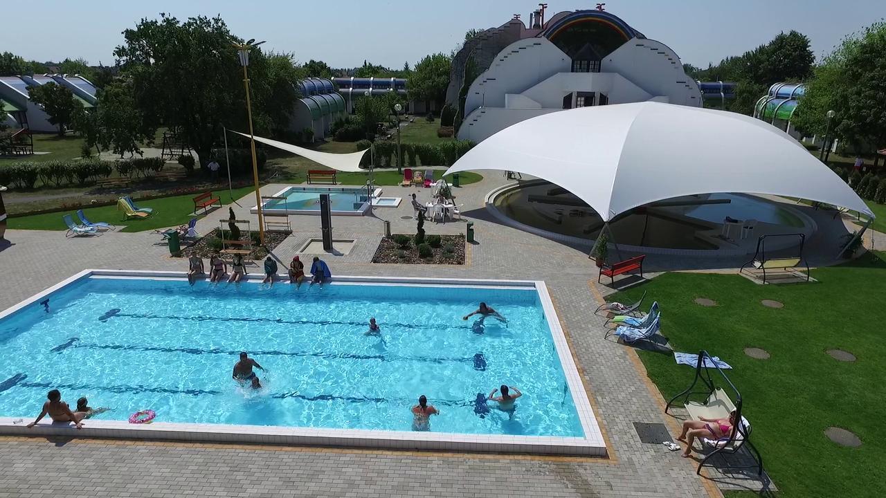 Hoforras Hotel Gyula Exteriör bild
